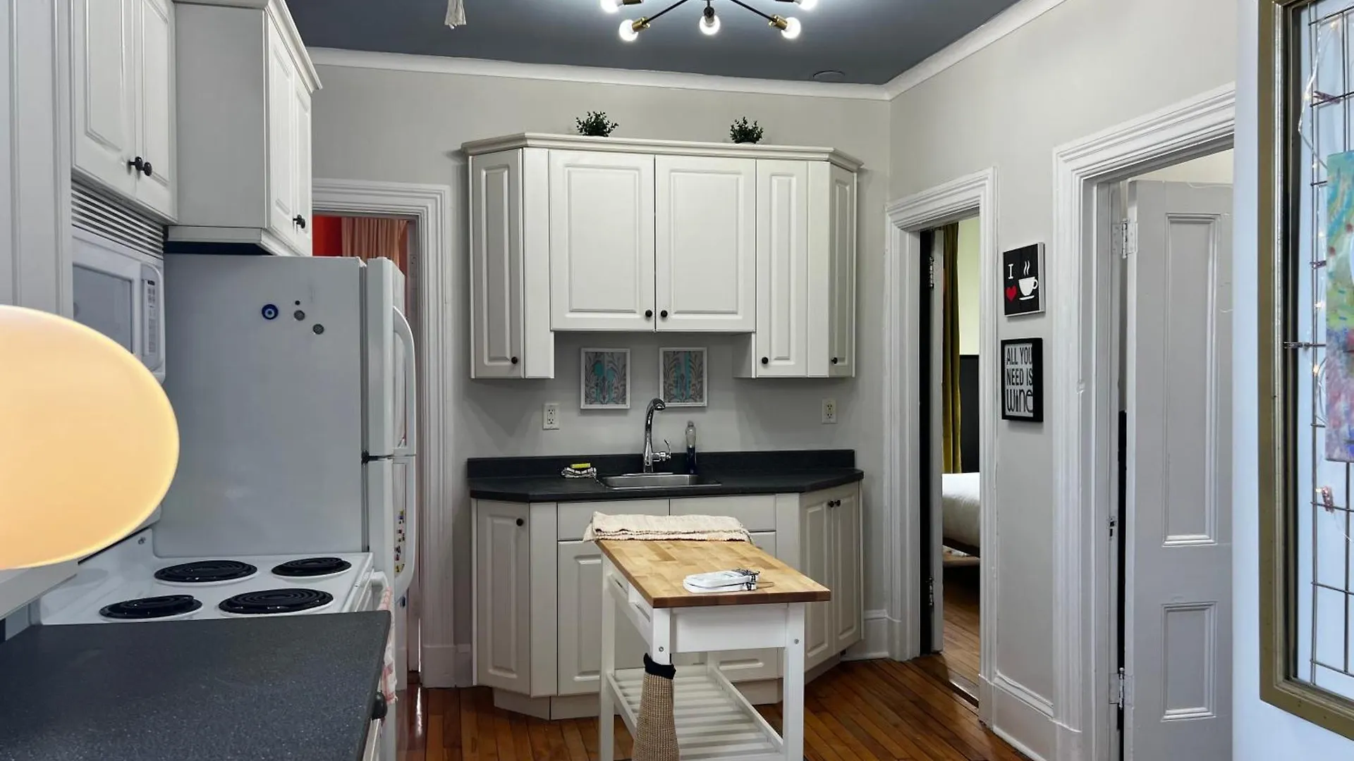 Appartement Modern Amenities Historic Charm 4-Bdrm Retreat #1 At The Inglis Heritage à Halifax 0*,  Canada